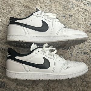 Jordan 1 Low Black Metallic